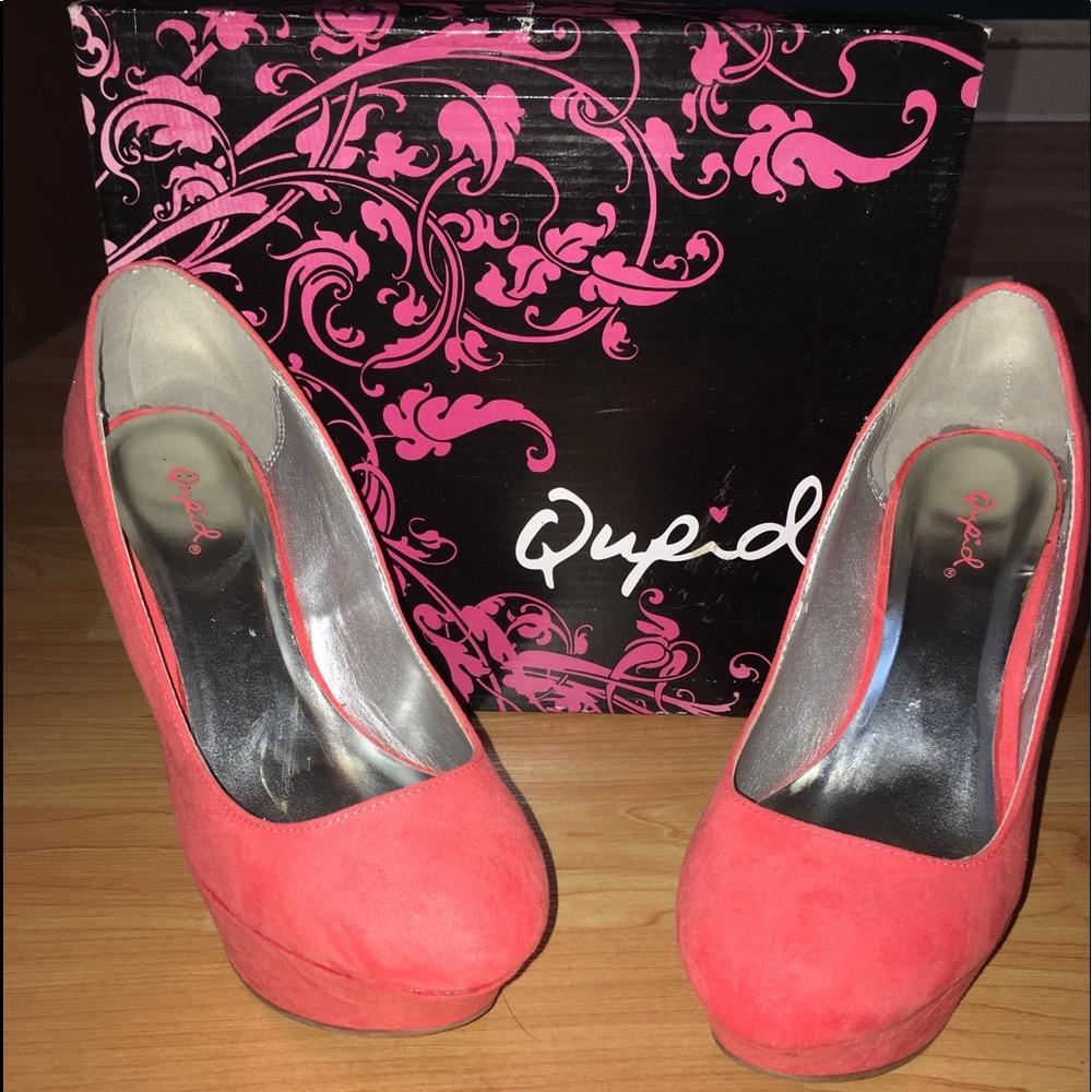 Qupid Coral Suede Wedges Sz 8